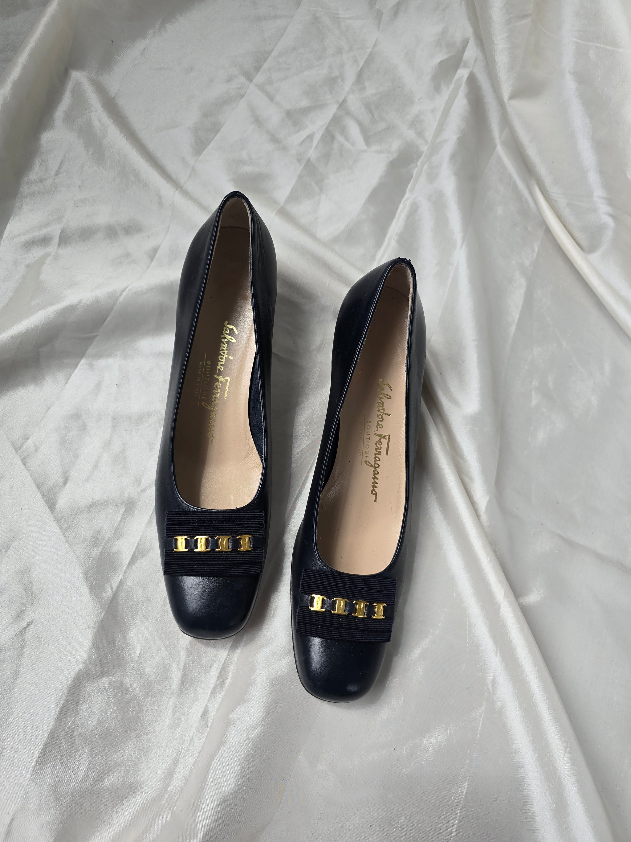 Vintage Salvatore Ferragamo Navy Blue Logo Heels -Banshee display picture 1